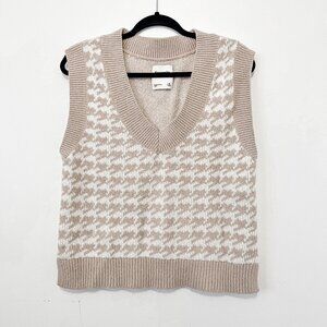 Abercrombie & Fitch Cream Sweater Vest